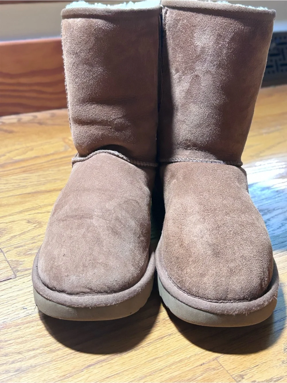 UGG Classic Short II Boots Chestnut Suede Sheepskin Women's Size 9